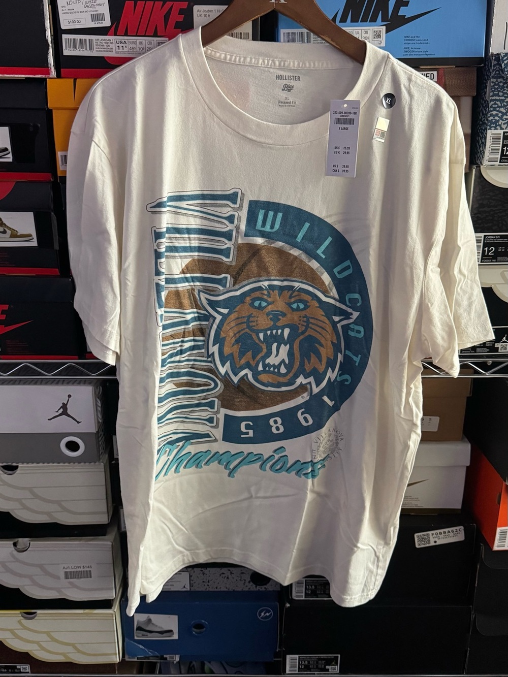 Hollister Cream Short-Sleeve Wildcats Graphic Tee with Teal and Brown Emblem